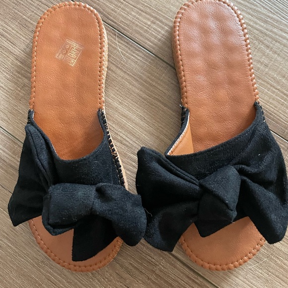 Bow Suede Sandal - Picture 2 of 5